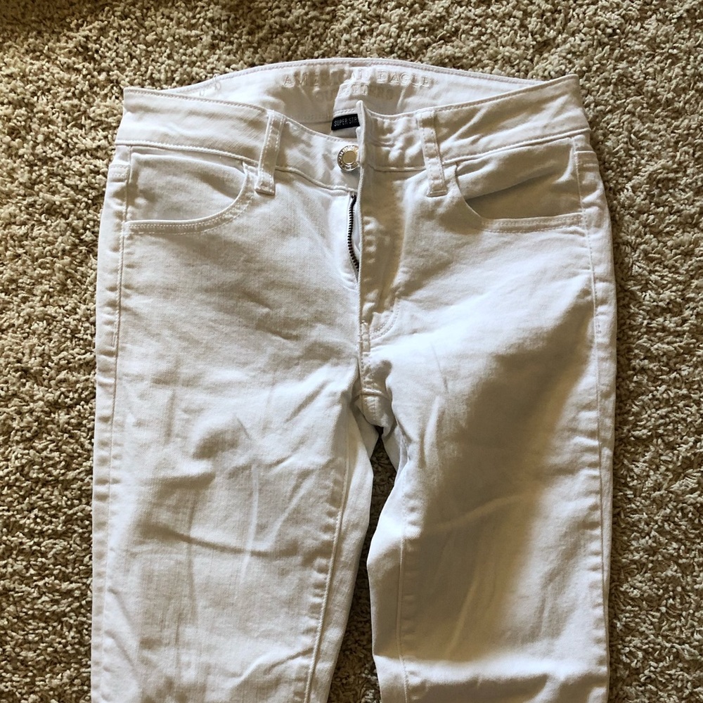 American Eagle low rise skinny jeans in white